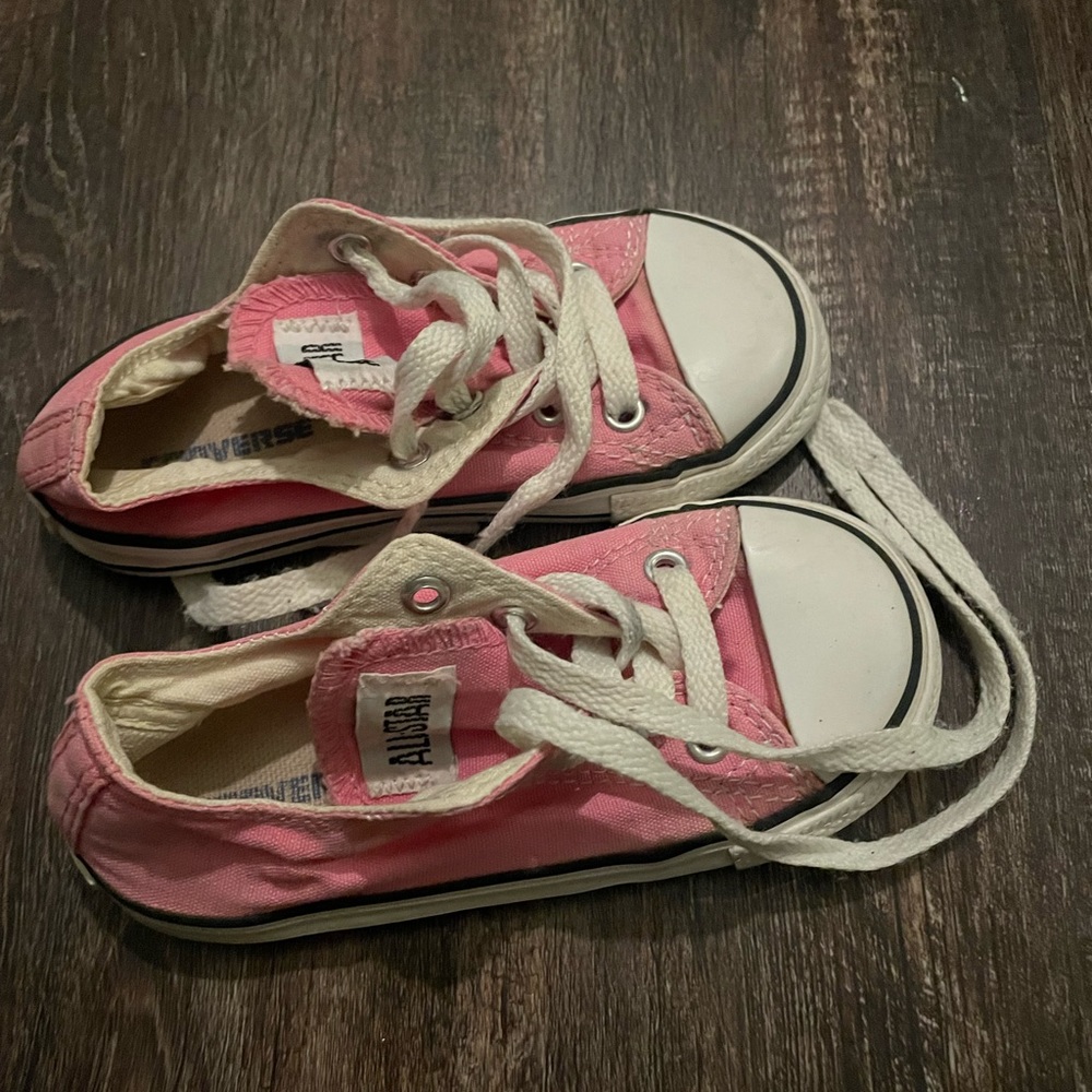 Pink Converse low top sneaker. Toddler size 8